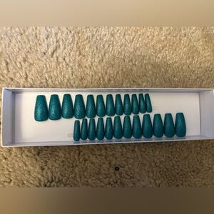 Turquoise Glitter Press Ons